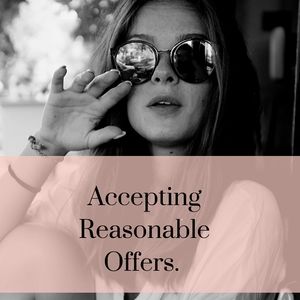 Offers. Coach Bags wristlets 
Tommy Bahama Liz Claiborne
Thirty One LuLaRoe